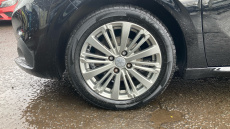 Peugeot 208 1.2 PureTech 82 Signature 5dr [Start Stop] Petrol Hatchback